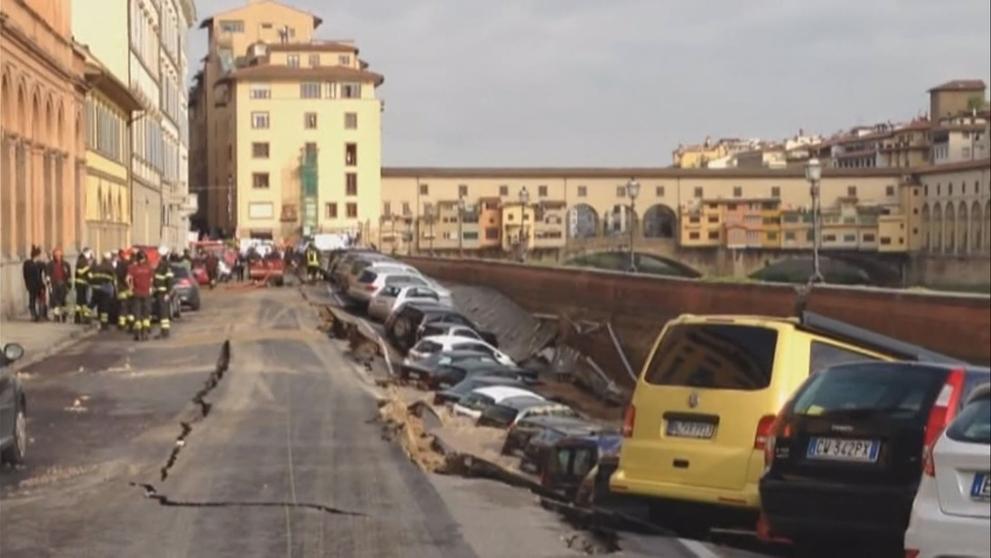 Propadlá silnice ve Florencii - 2