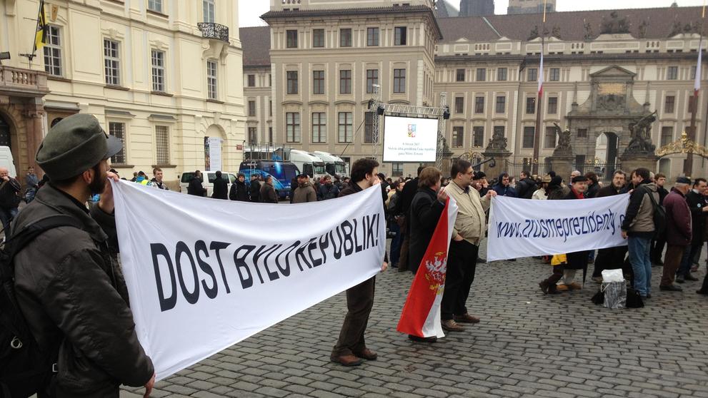 Protest při inauguraci Miloše Zemana - 3