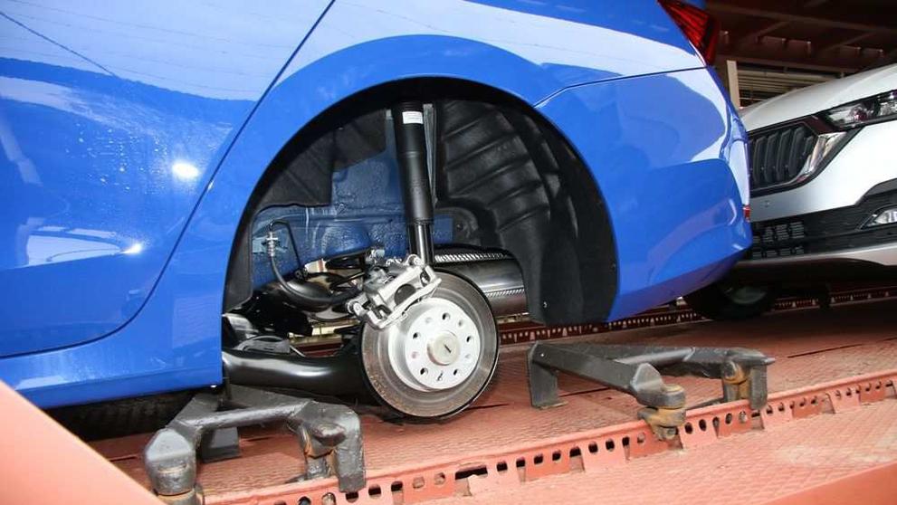 Nová Škoda Octavia bez kol