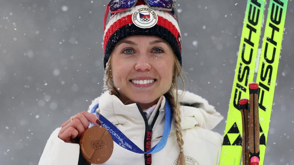 Tereza Voborníková s olympijskou medailí (cropped)