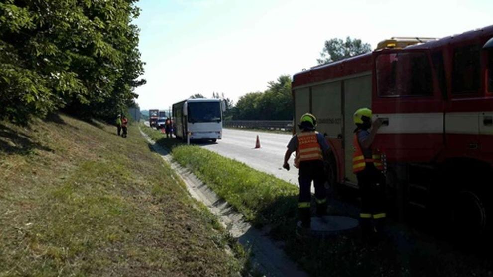 evakuace dětí z autobusu - 7