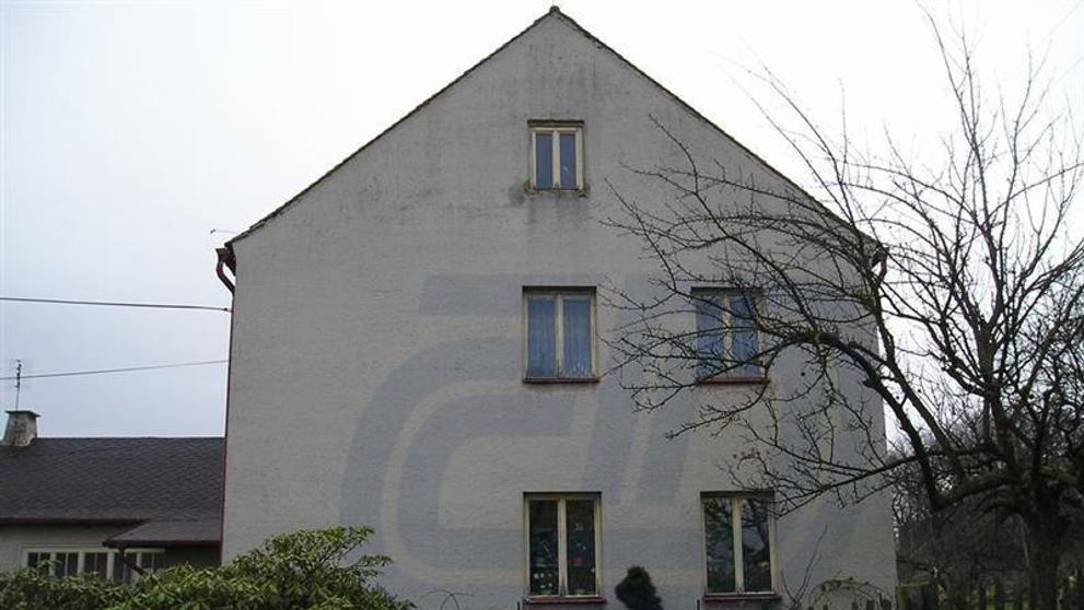 Prodej nemovitostí ČD - Byt 2+1 k pronájmu v České kamenici za 3149 za měsíc