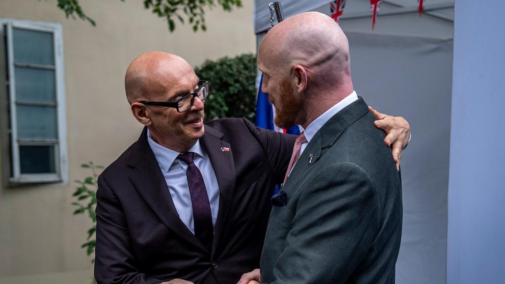 Oslava Krále Karla III. na britském velvyslanectví: Oto Klempíř, Matt Field