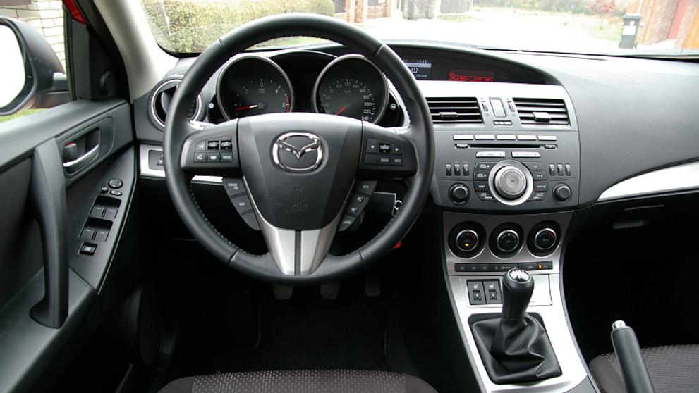Mazda 3 sedan-6
