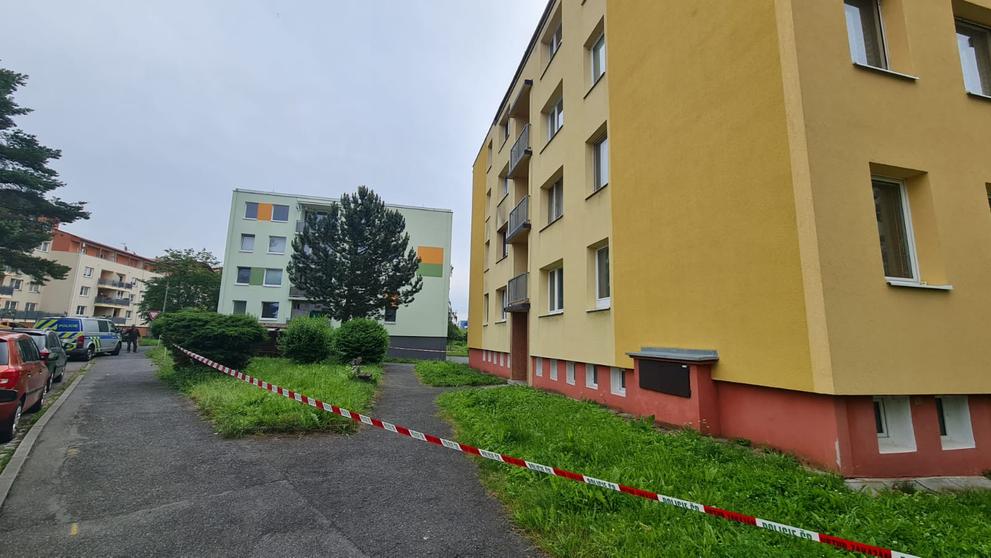 Požár bytového domu v Klatovech (3)
