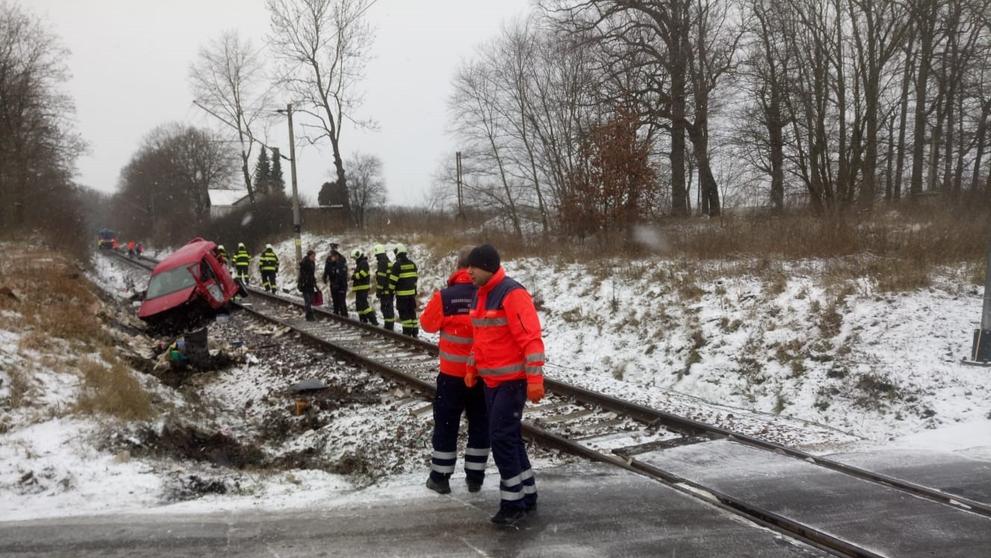 Nehoda na železničním přejezdu u Hluboké nad Vltavou - 2