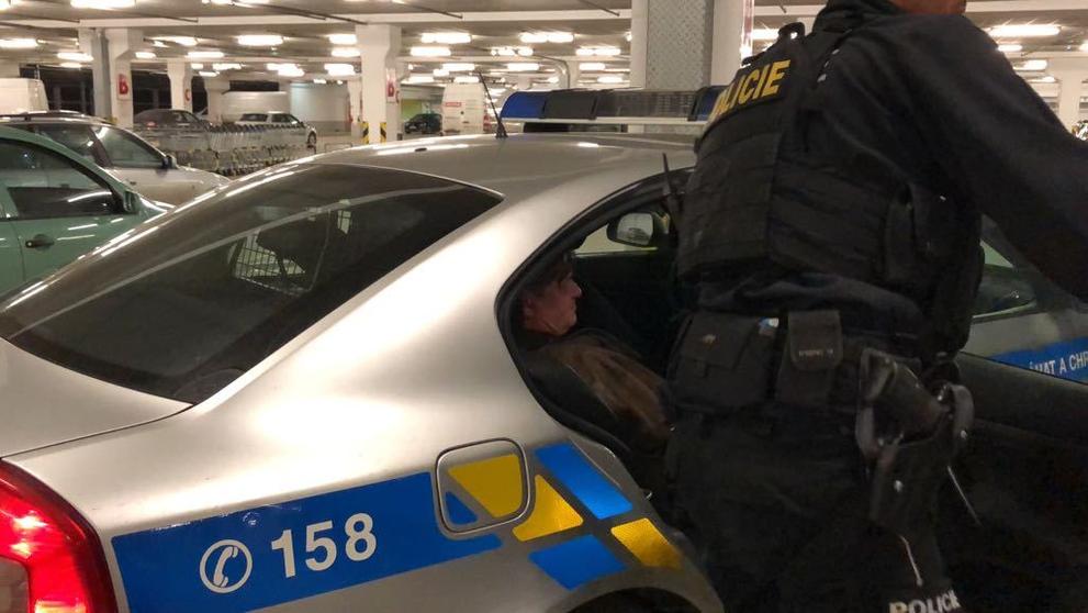 Agresivní řidič pohřební služby - 3
