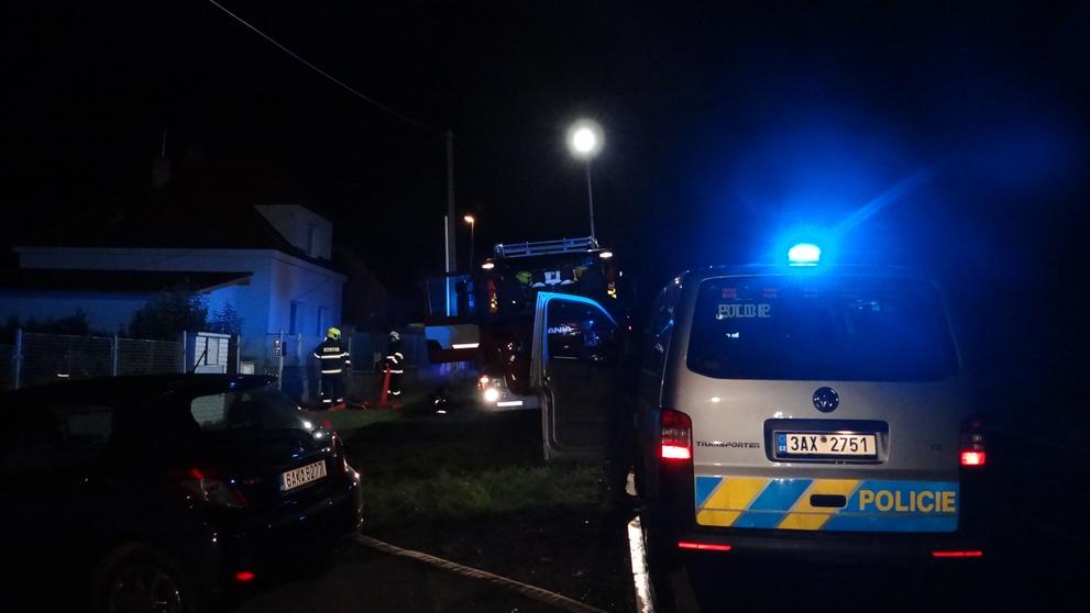 Hasiči muže rychle vytáhli, oživit se ho však nepodařilo