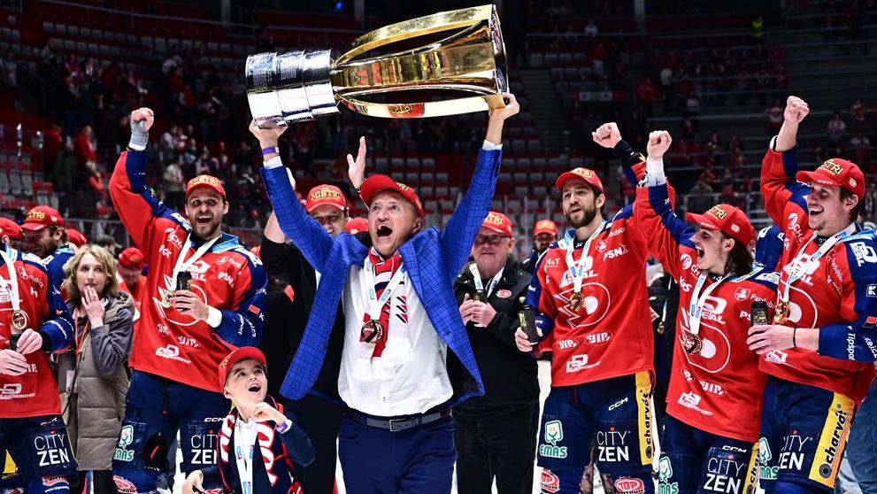 Petr Dědek postavil v Pardubicích hvězdný tým a dočkal se vytouženého poháru
