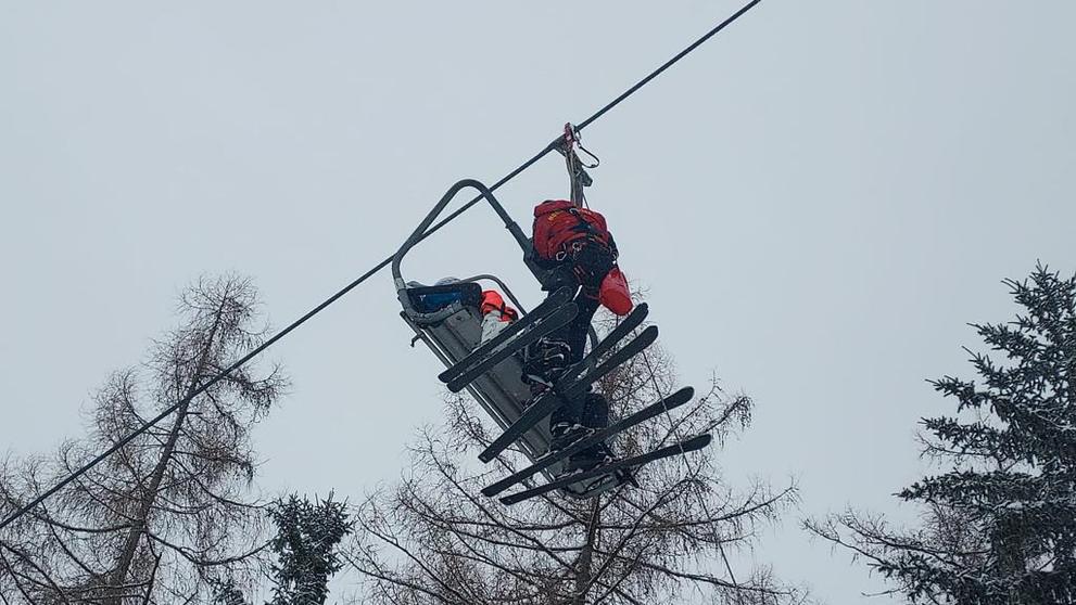 Záchrana lidí z lanovky
