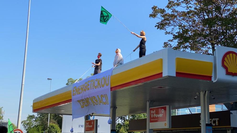 Demonstrace na čerpací stanici na Strakonické - 2