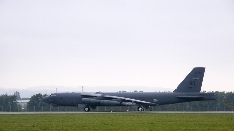 Bombardér B-52 - 9