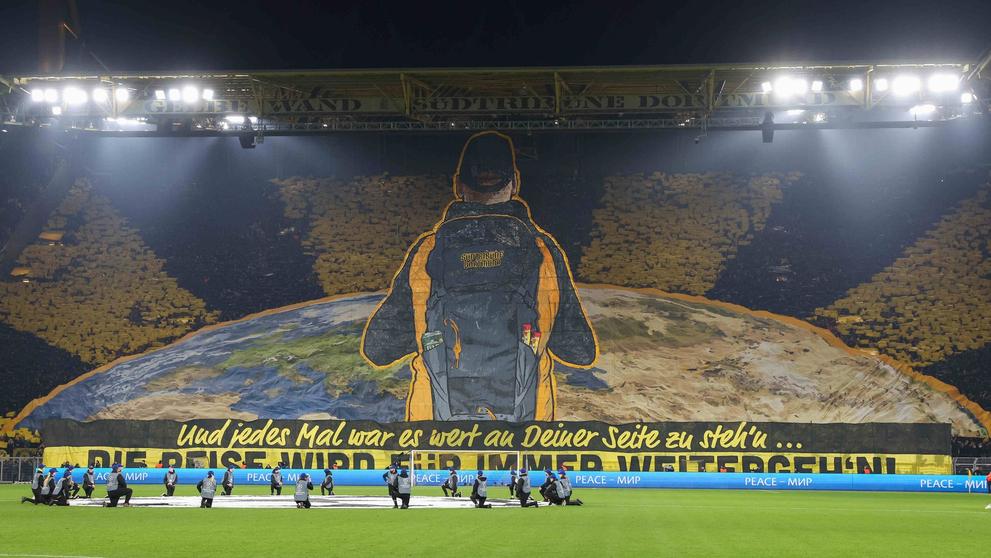 Choreo fanoušků Borussie Dortmund na slavném Signal Iduna Parku