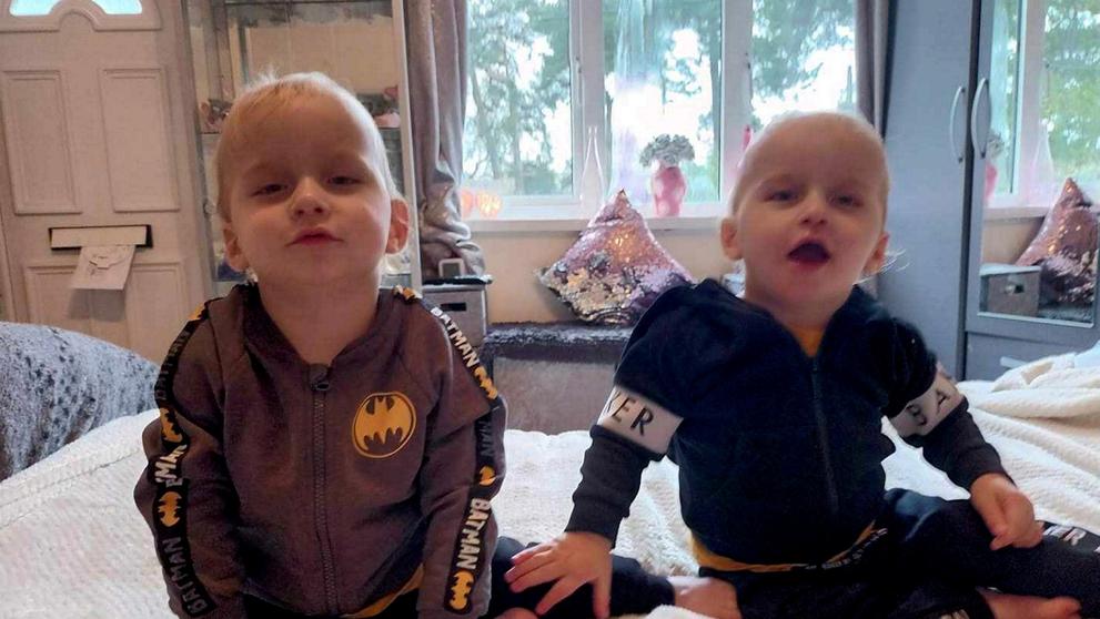 Lucas a Aiden prohráli boj s vzácnou nemocí (1)