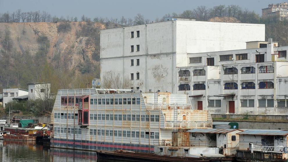 Opuštěný botel v pražské Libni - 9