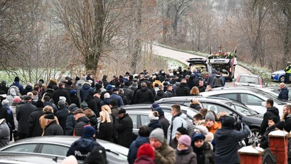 Pohřeb oběti dopadu rakety v Polsku