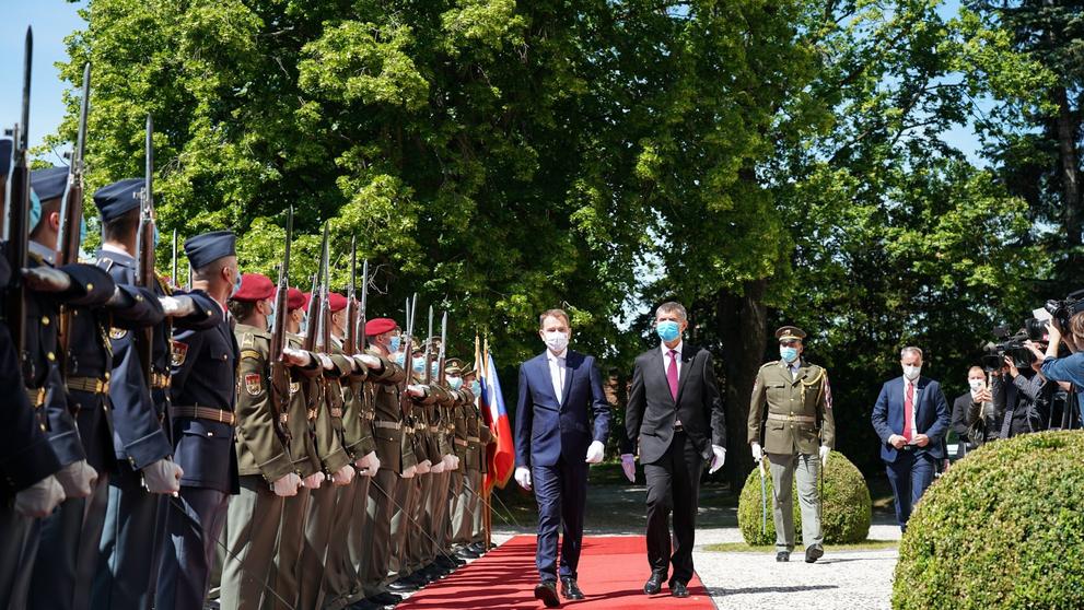 Premiér Andrej Babiš slavnostně přivítal slovenského premiéra Igora Matoviče v Kramářově vile - 3