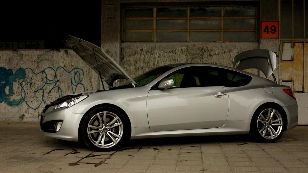 Hyundai Genesis Coupe - 7