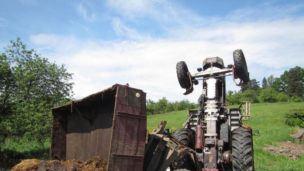 Převrácený traktor - 3