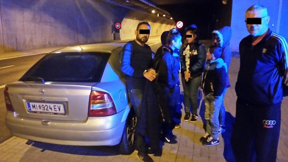 Policie zadržela deset nelegálních migrantů