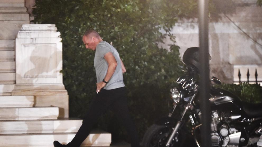 Janis Varufakis rezignoval a odjel na motorce - 2