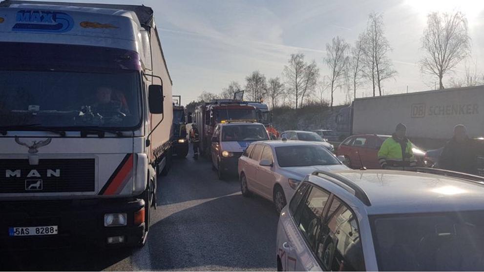 Hromadná nehoda na D11