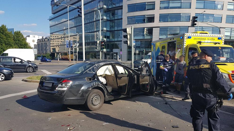 Dopravní nehoda na Štvanici v Praze - 2