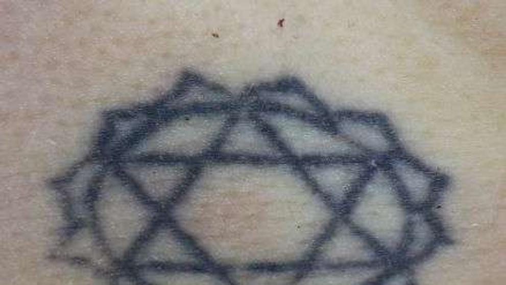 Tetování - symbol čakry (šesticípá hvězda)
