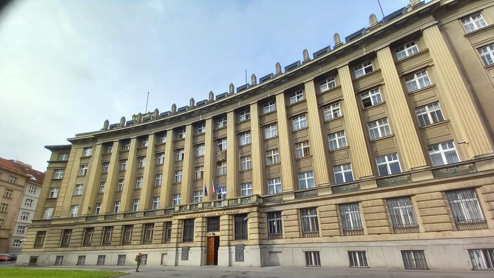 Zásah policie na generálním štábu (4)