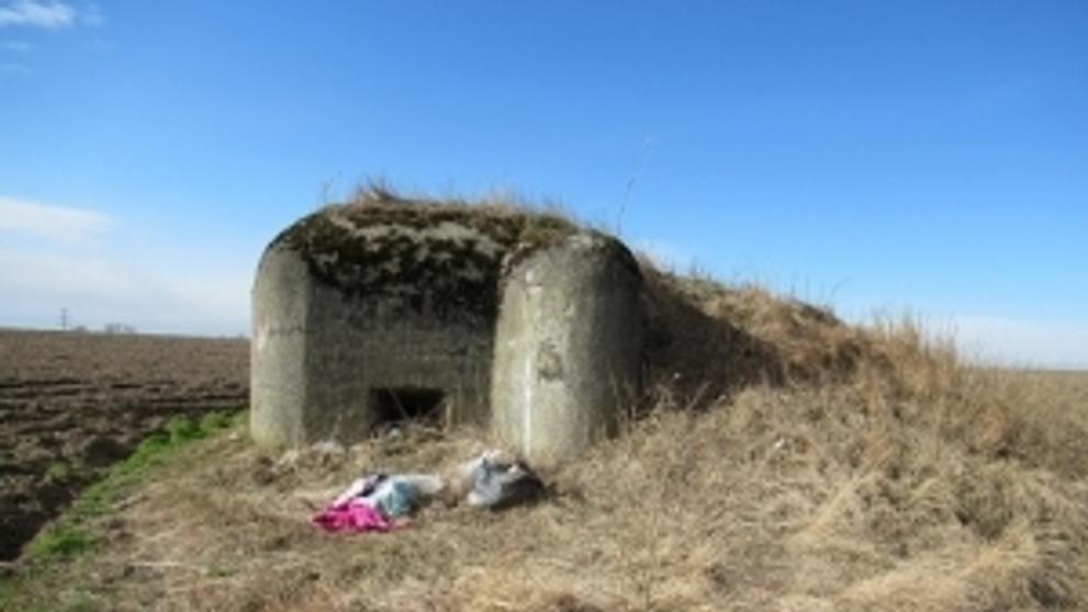 Opava - bunkr („řopík“) SLO VEČ R420P