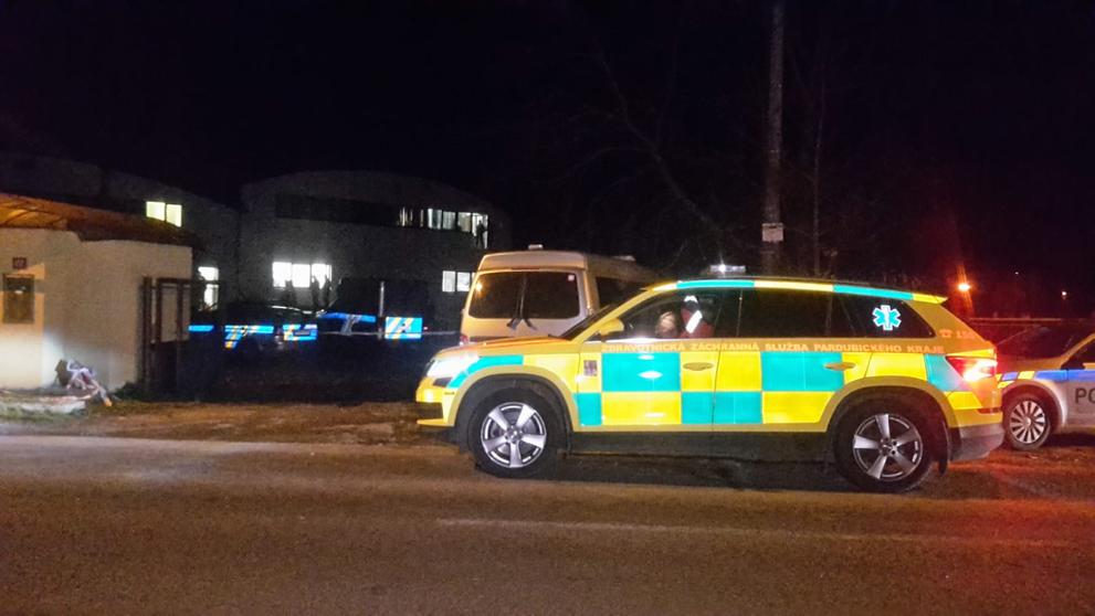 Policie vyšetřuje násilnou smrt dvou mužů na Pardubicku