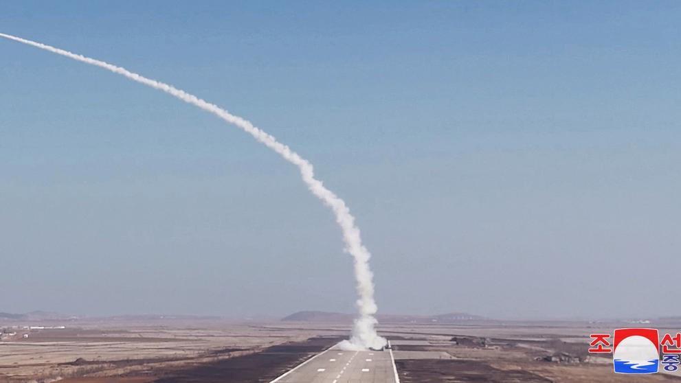 Severní Korea provedla zkušební odpálení nejnovějšího protiletadlového raketového systému, 20. 3. 2025