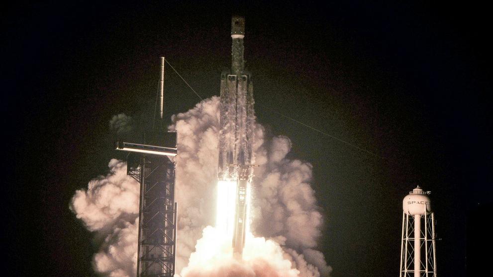 Falcon Heavy při startu