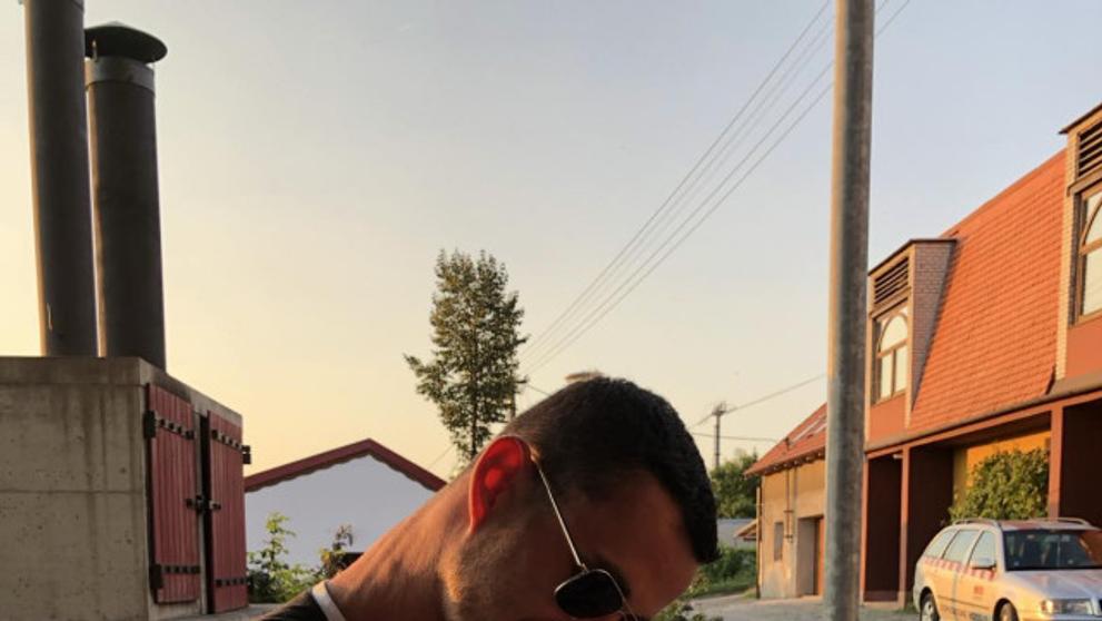 Padlý dobrovolník se synem