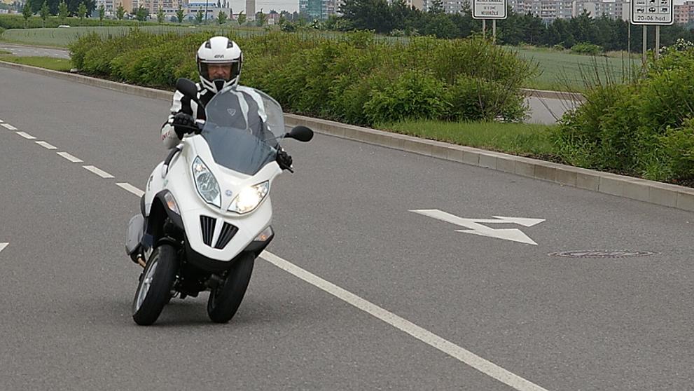 Piaggio MP3 Hybrid - 6