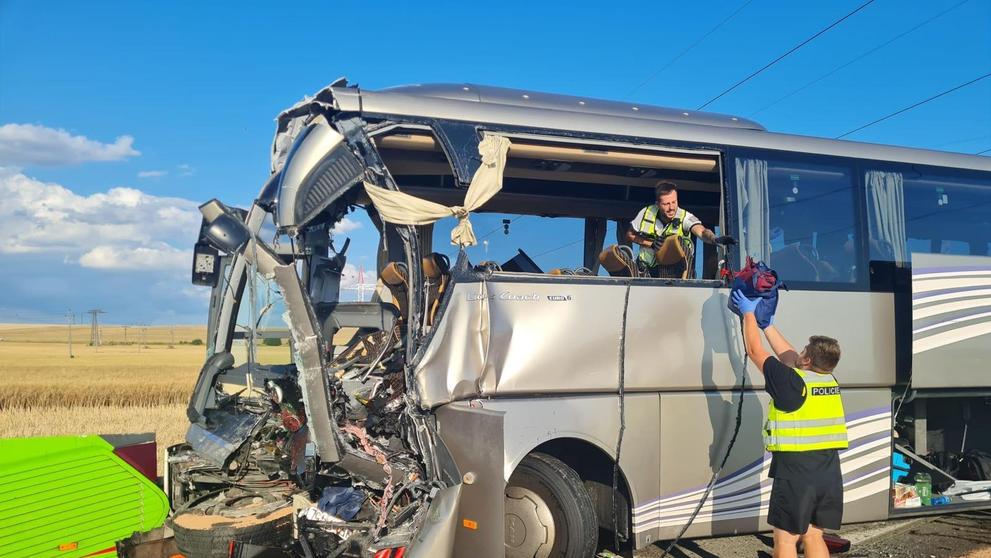 Vážná dopravní nehoda na D2 směr Brno (13)
