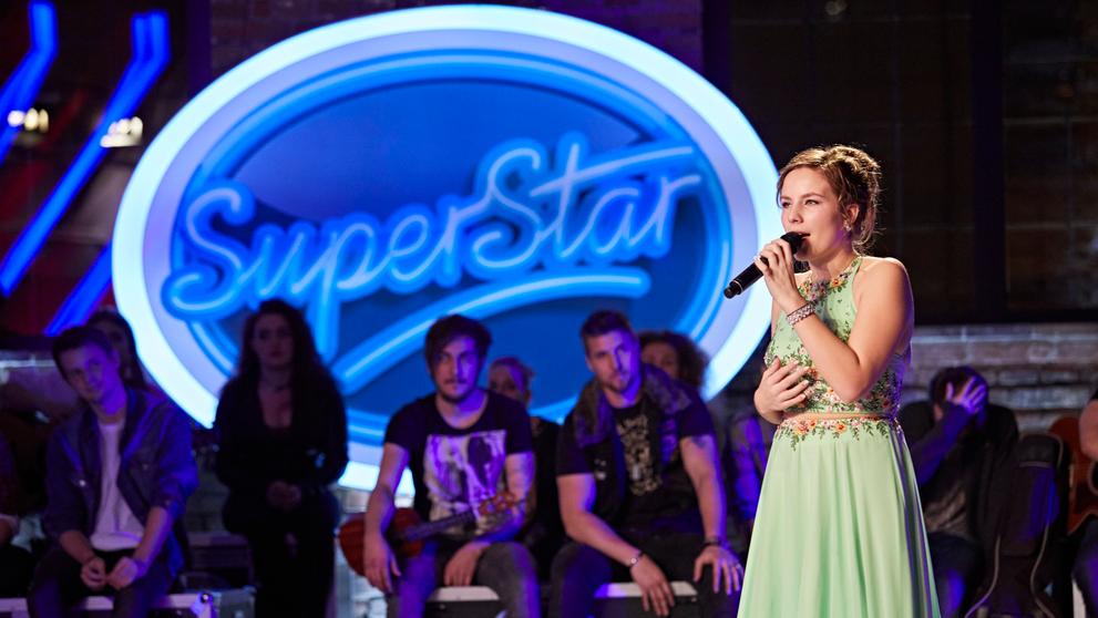 Zuzana dorazí na Super Výběr z plesu - 5