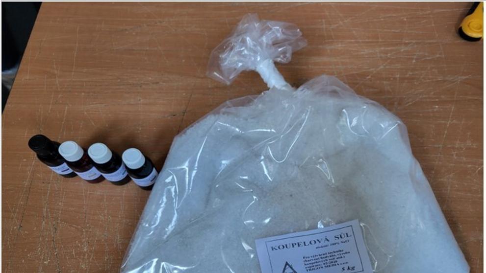 Sada na výrobu koupelové soli, čtyři barvy, 5 kg