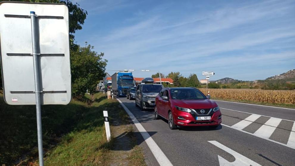 Dopravní zácpy na hranicích