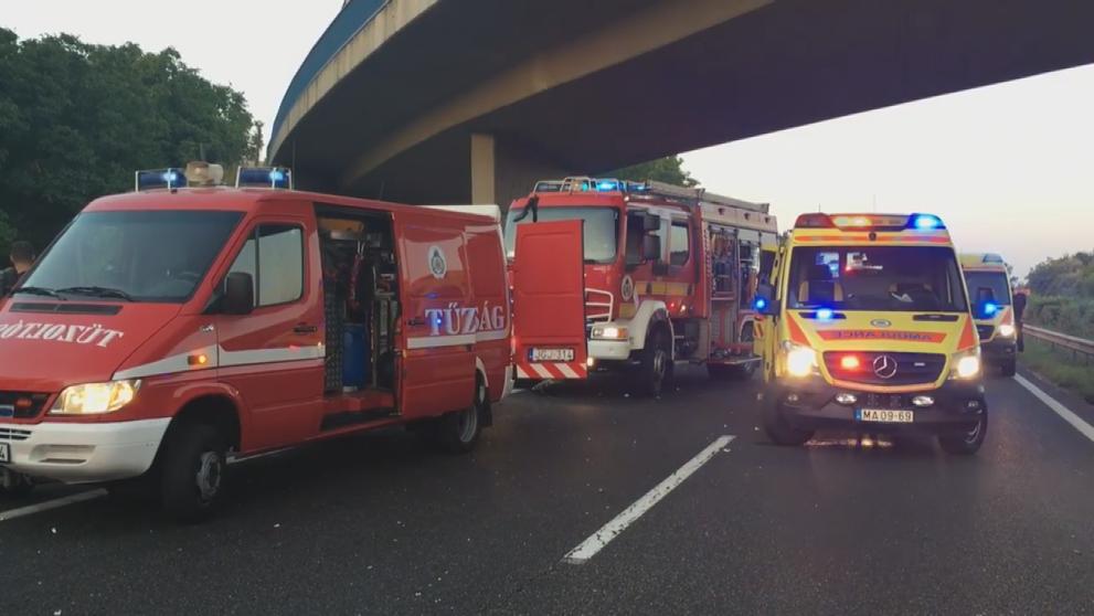 V Maďarsku havaroval autobus. Zemřelo osm lidí, další jsou zranění - 1