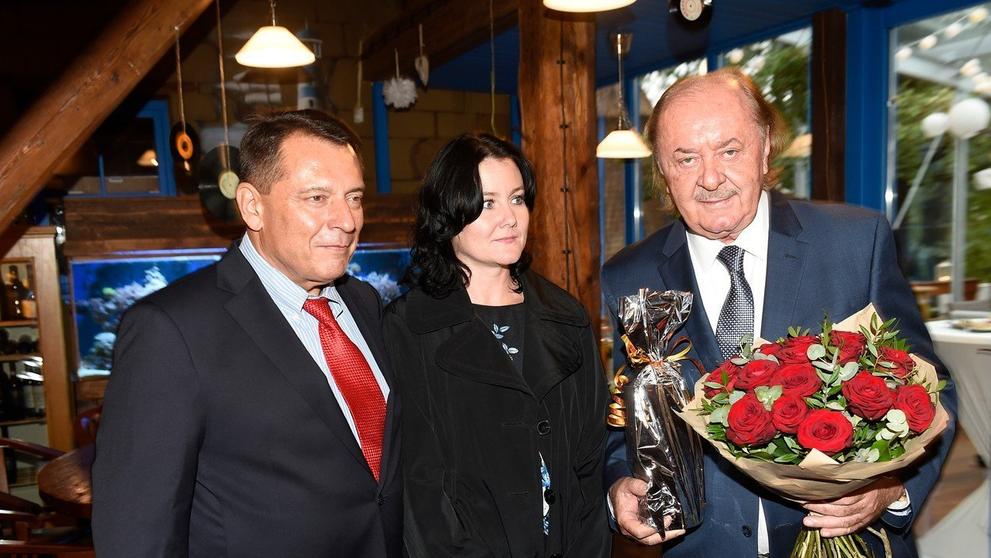 Jiří Paroubek s přítelkyní na oslavě 73. narozenin Františka Janečka - 3