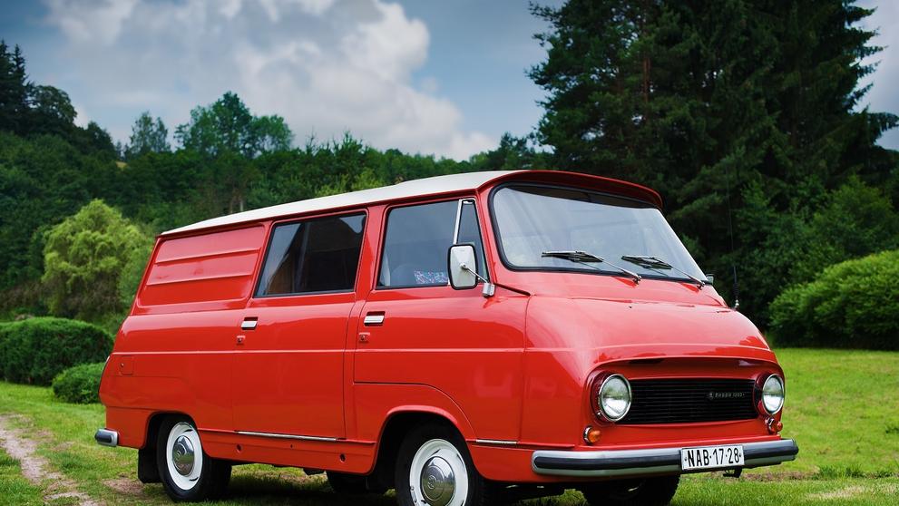 Kultovní Škoda 1203 - 49