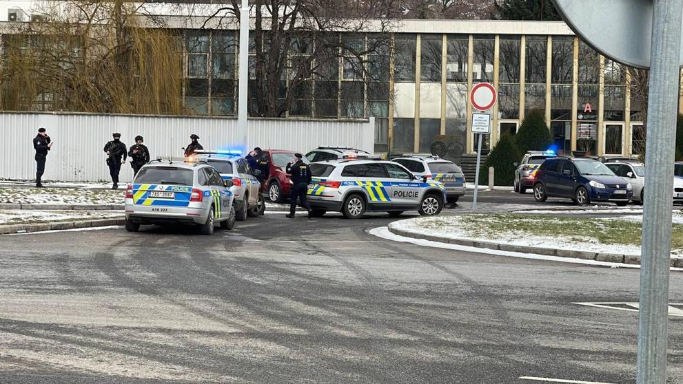 Policejní zásah v budově Univerzity Karlovy (2)