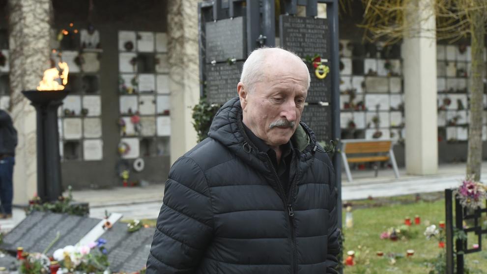 Oldřich Navrátil na posledním rozloučení s herečkou Janou Synkovou