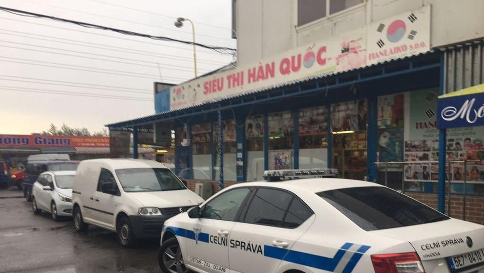 Razie v areálu vietnamské tržnice SAPA - 1