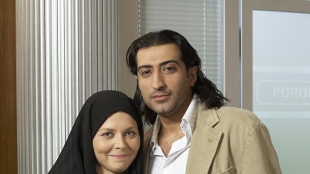 Ali Amiri a Ludmila Čermáková jako manželé Al Fayedovi v seriálu Ordinace v růžové zahradě. 