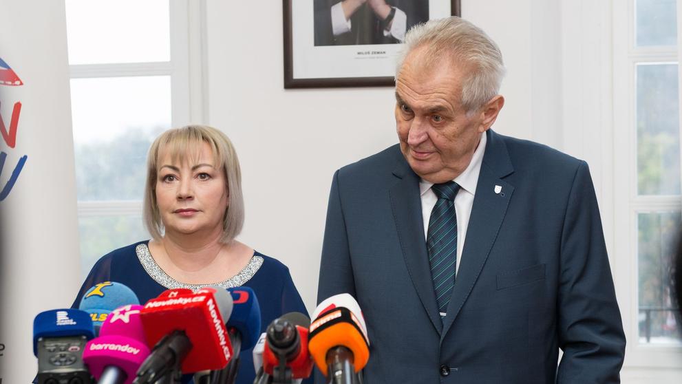 Miloš Zeman na tiskové konferenci ke své kandidatuře - 5
