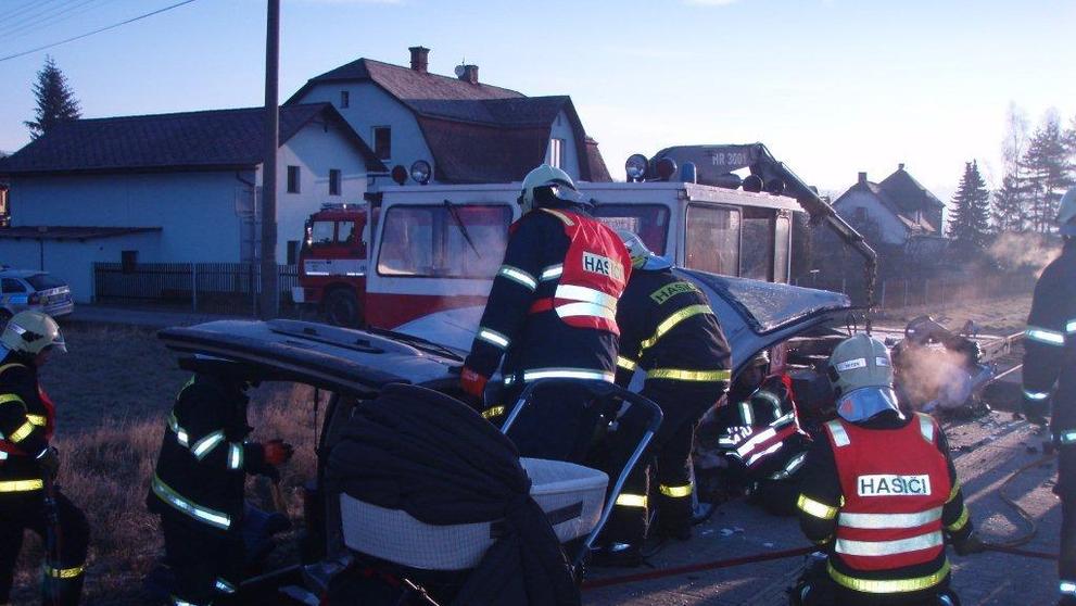 Drezína zdemolovala peugeot - 2