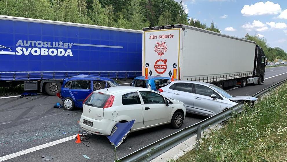 Dopravní nehoda na D6 - 2