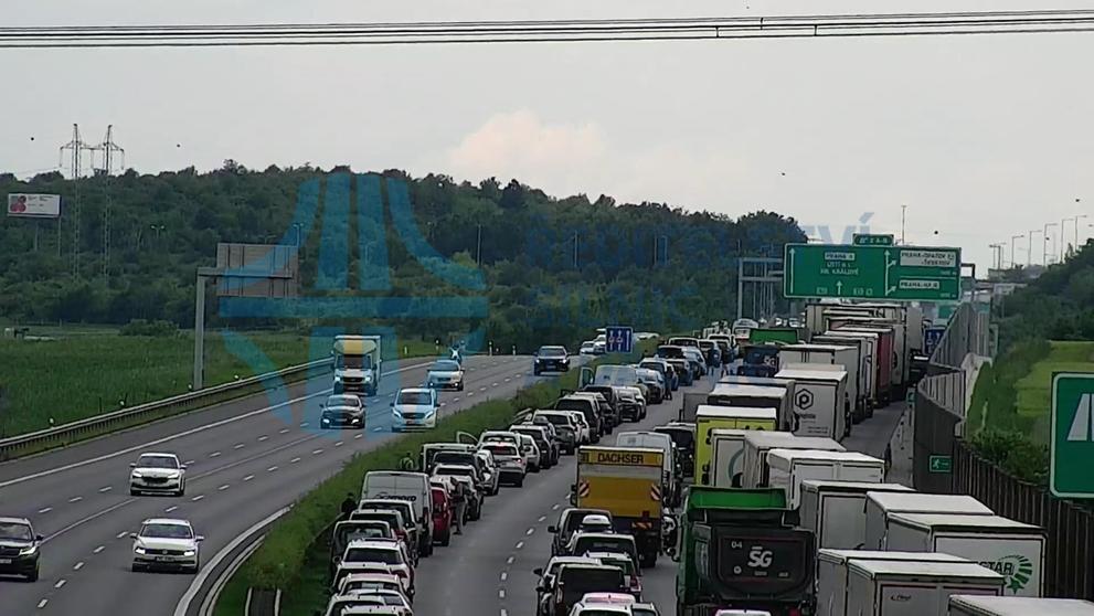 Vážná dopravní nehoda na D1 u Újezdu u Průhonic (3)